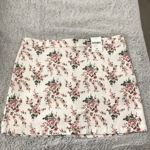 Floral mini skirt